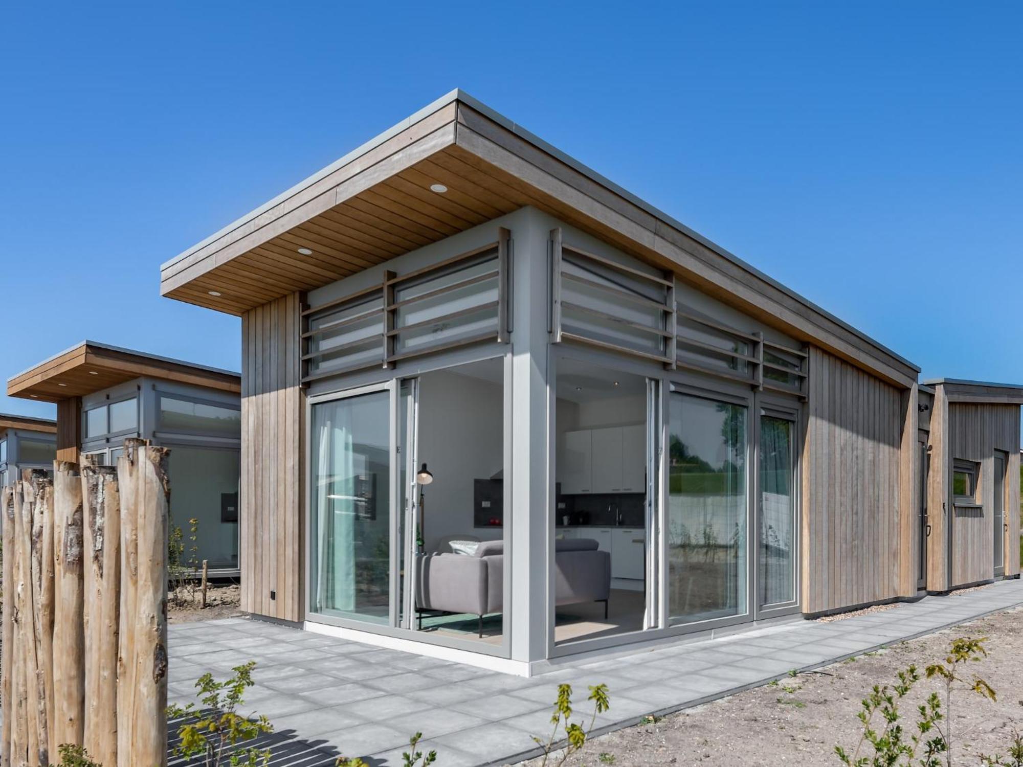 Detached Luxury With A Garden Nearby The Sea